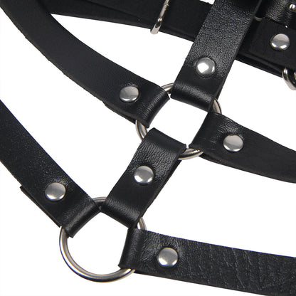 Schwarzer Damen-Brustharness mit verstellbaren Riemen und Metallringen, modisches Body-Accessoire, Lau Fashion C81178