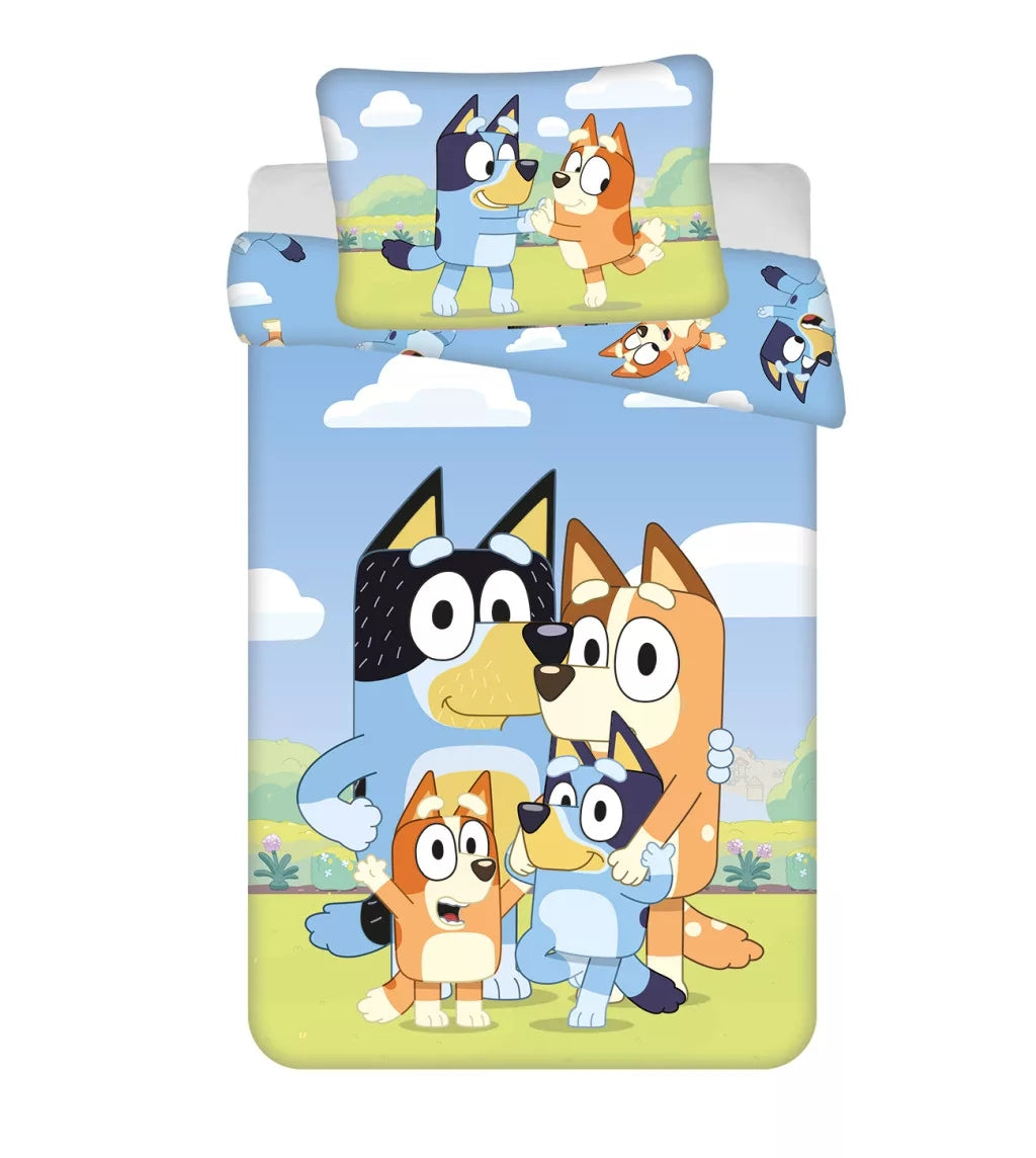 Bluey Kinderbettwäsche Happy Family Motiv - Bettwäsche Set 100x135 cm mit Hunde-Familie