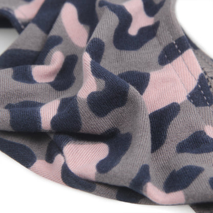 Leopardenmuster in Schwarz, Grau und Rosa für Herren String MP231-3 – Animal-Print, körpernahe Passform.