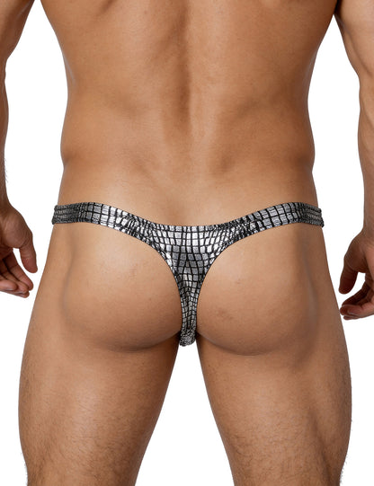 Rücken eines Mannes in silbernem Schlangenmuster-Wetlook-String-Tanga