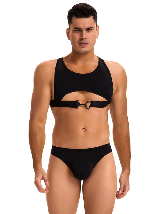 Herren Dessous Set Schwarz:Harness Crop-Top mit Clipverschluss und Slip. Modernes Lingerie-Design mit offenem Brustbereich und körperbetontem Tragekomfort.
